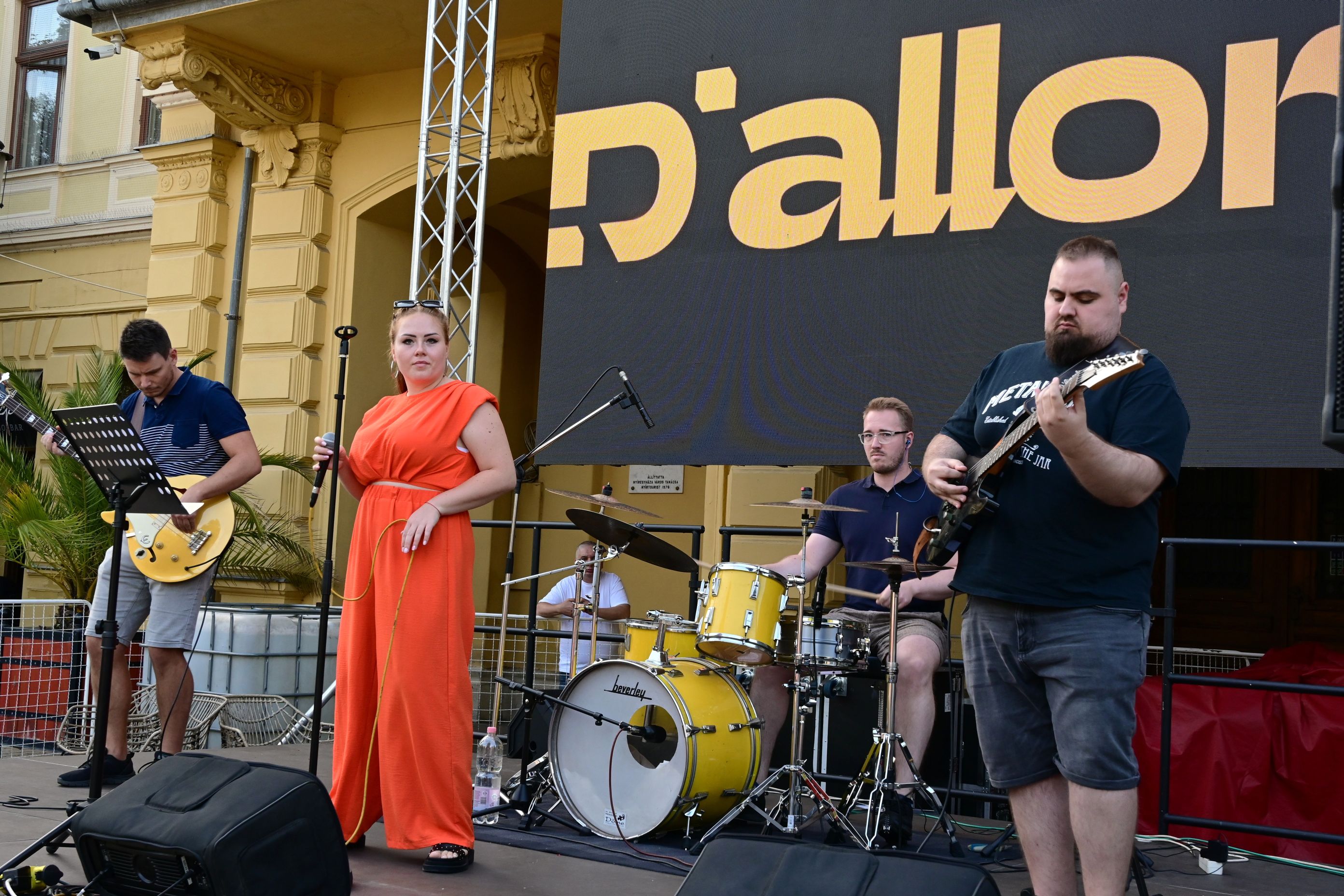 12_dallors_3_45753.JPG