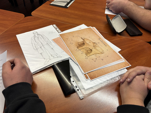 Az ajtó című előadásunk díszlet- és jelmez-tervelfogadásán jártunk!