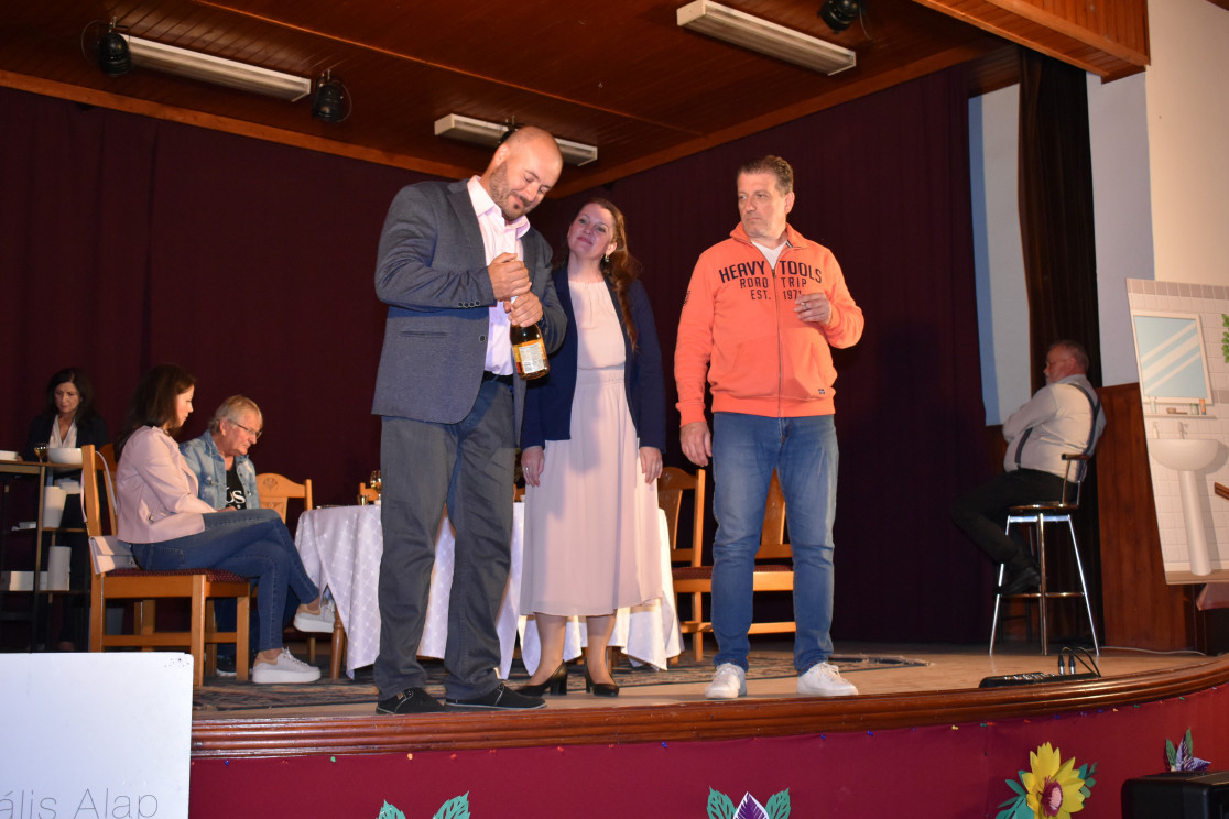 Teljesen idegenek - a Kontársulat vendégelőadása